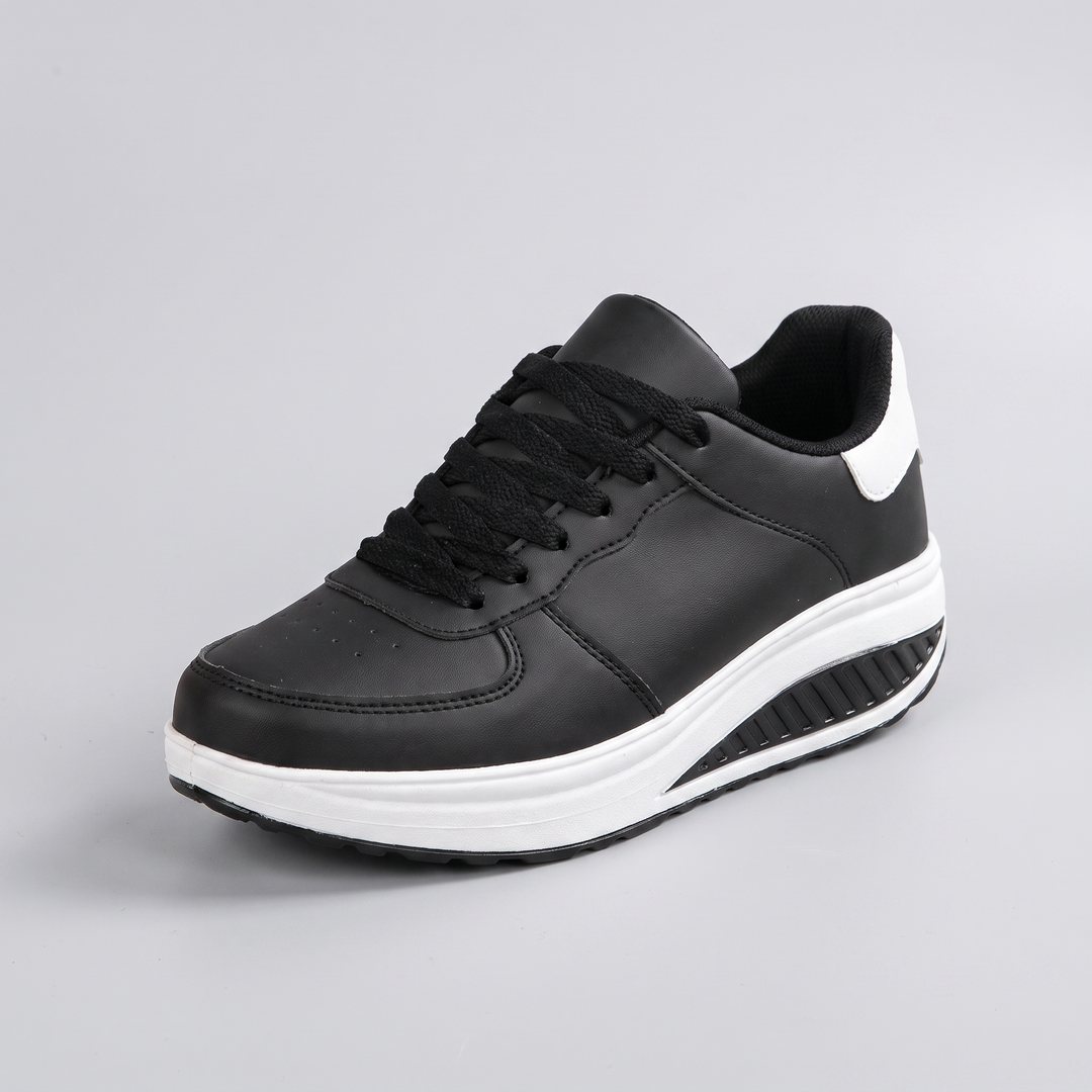 CHLOE LACE-UP SNEAKERS