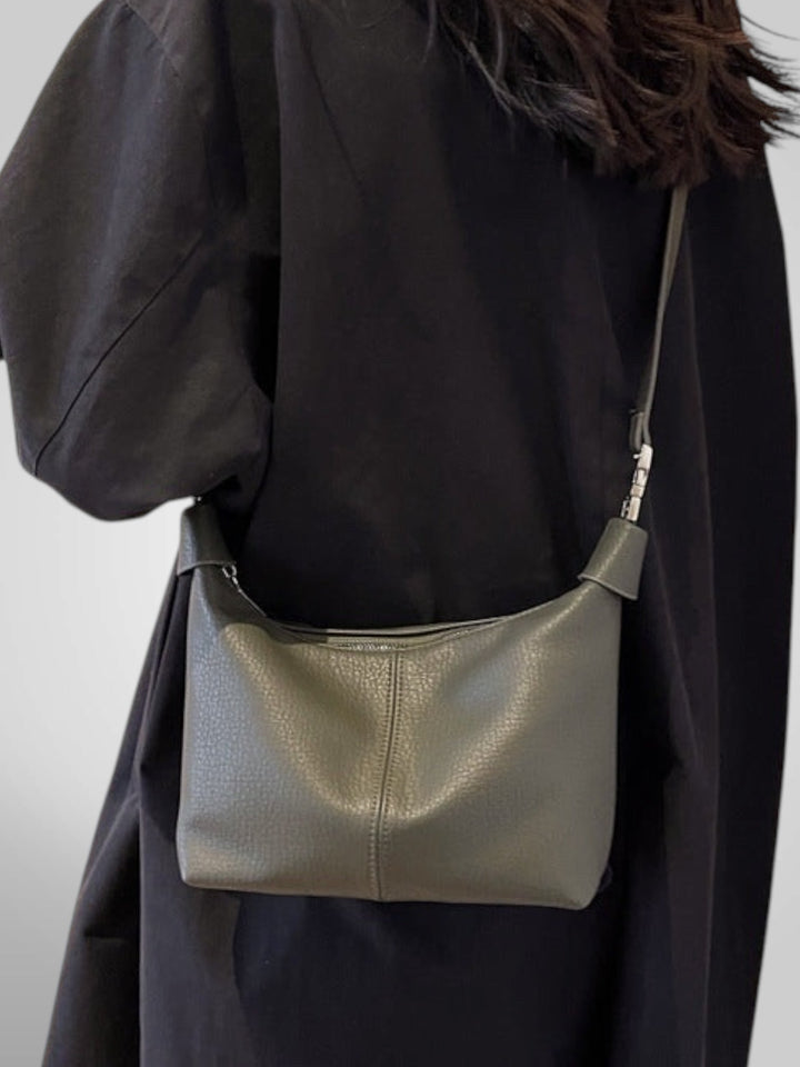 Vía | Elegant Bag