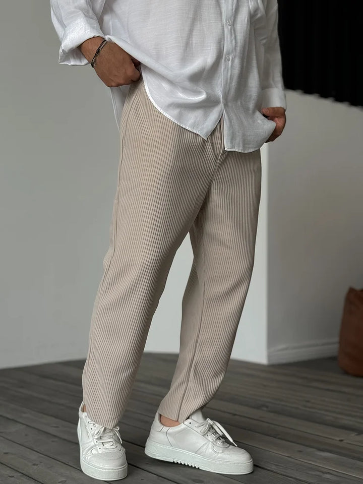 Ashcroft | Men's Relaxed Fit Pleated Trousers – Elegant Everyday & Business Look
