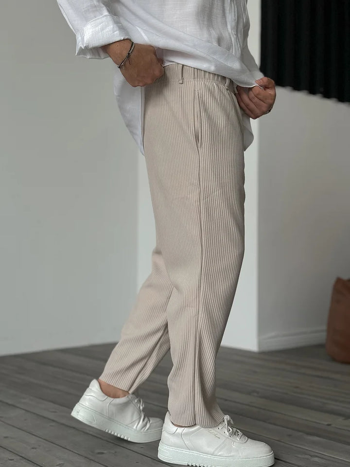 Ashcroft | Men's Relaxed Fit Pleated Trousers – Elegant Everyday & Business Look