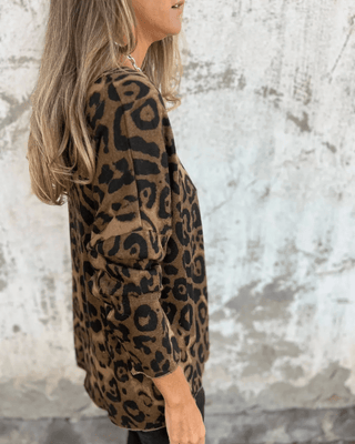 Ashcroft | Chic Leopard Print Top