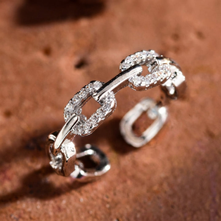Radiant Chain Gold Ring